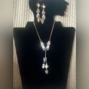 Beautiful jewelry fashioned set